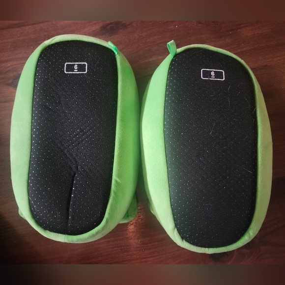 Minecraft Creeper Slippers Boy's Size 6 - Picture 2 of 2